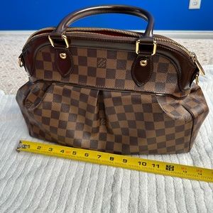 Authentic Louis Vuitton Trevi PM GIVE ME YOUR BEST OFFER!!! Ready to let her go